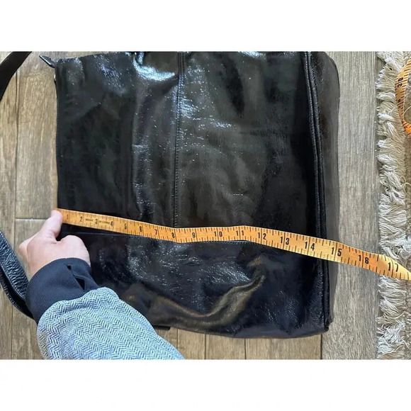 Garnet Hill Black Shiny Leather Hobo Shoulder Handbag - Picture 8 of 13